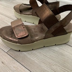 Pierre Dumas Bronze Platform Sandals 7 1/2